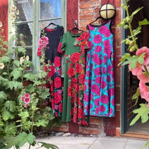 Förhandsbokning, Vildaklänning Brita Turkos rosor – siw