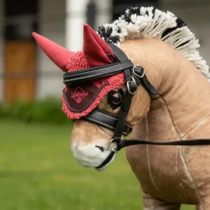 LeMieux huva Toy Pony Fly Hood Cranberry SælgerLeMieux